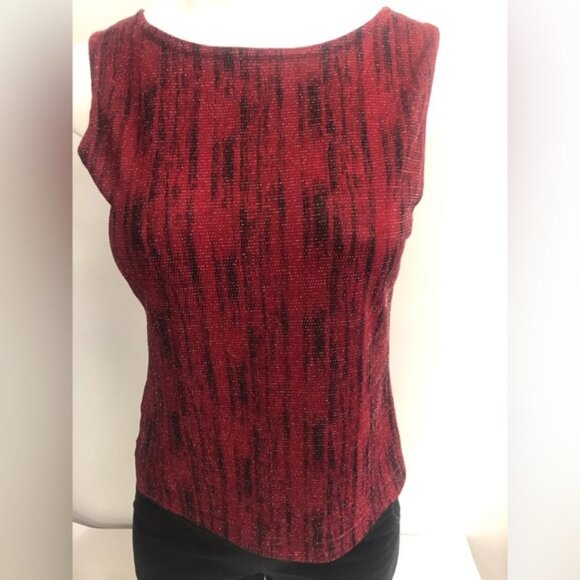 DYNAMITE SLEEVELESS STRETCHY TOP IN SIZE LARGE - Picture 2 of 5